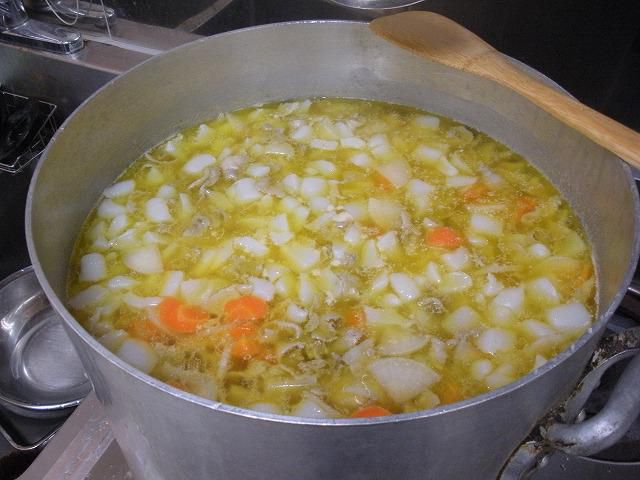 ２００人前の豚汁仕込み