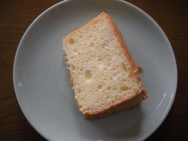 ふわふわ、しっとり、米粉のシフォンケーキ