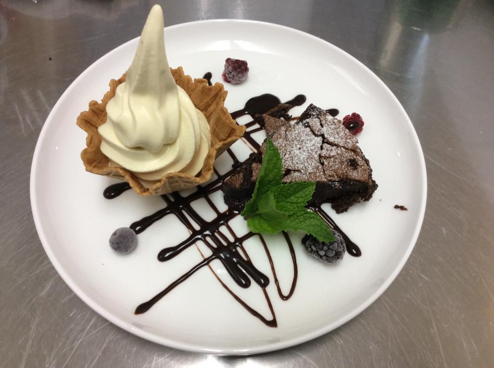 ガトーショコラ ソフトクリーム添え