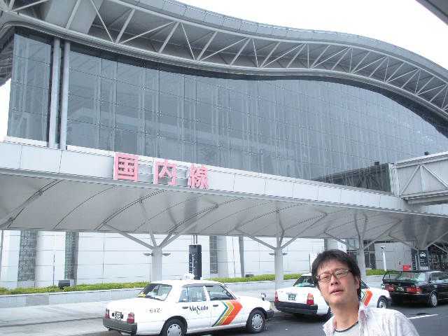 仙台空港にて