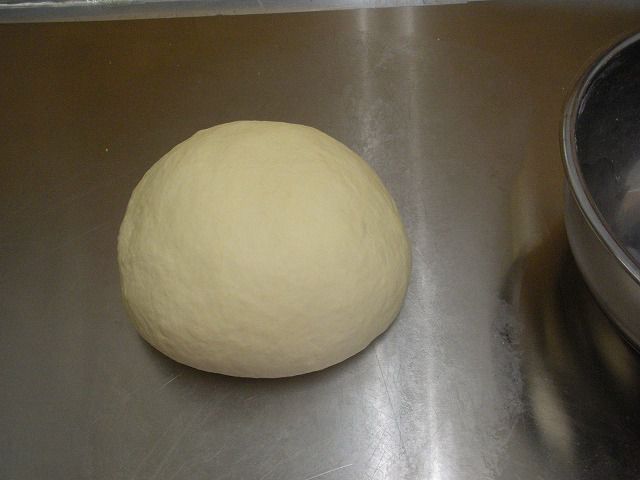 晴れ、ときどきピザ職人(まさか酒屋でピザあんて!)