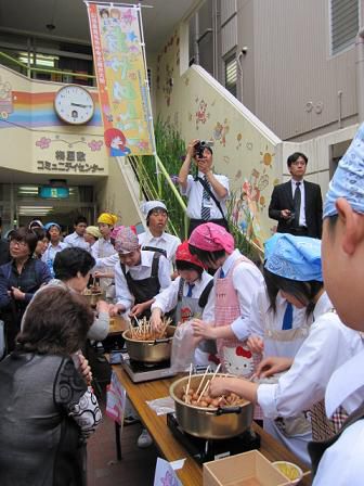 北中修学旅行記録：郷土料理ふるまい・販売チーム