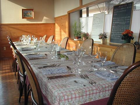 準備万端！テーブルセッティング