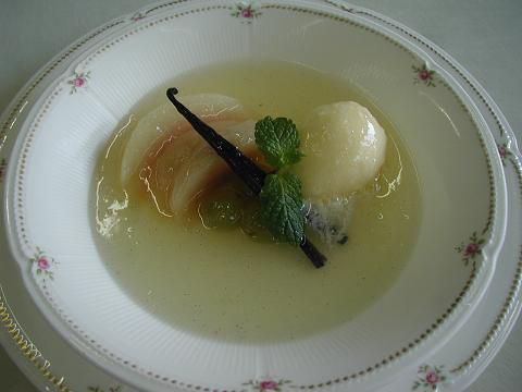 ジュアンのデザート♪モモのコンポート