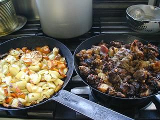 ジュアン名物米沢牛の赤ワイン煮の仕込み！