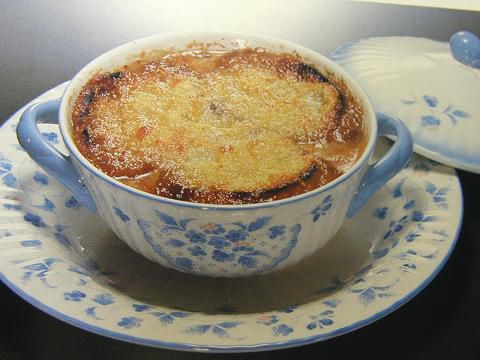 オニオングラタンの熱々スープ