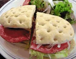 ジュアン、自家製フォカッチャサンド