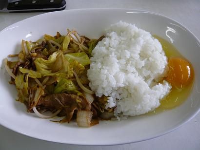 米沢クリーンファーム名古屋コーチンの卵で賄いを