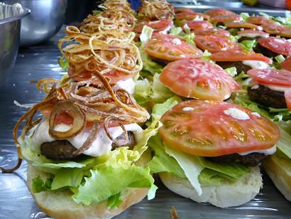 【ながい菓子まつり】でジュアンのながいバーガー