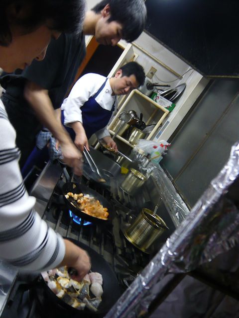 ジュアン料理教室の様子をご覧下さい。