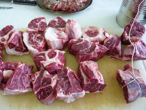 ジュアン「米沢牛の赤ワイン煮の仕込み」