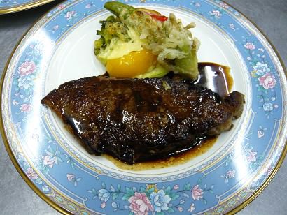 ジュアン　「米沢牛ステーキを　日本酒で」