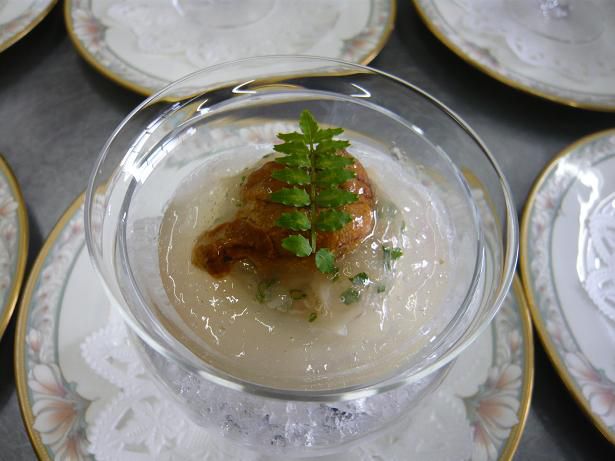 ジュアン「トマトのだしでフルフルゼリー」