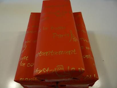 ジュアン「赤い包装紙のフォンダンショコラ」