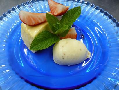 ジュアン「チーズケーキとイチゴ」