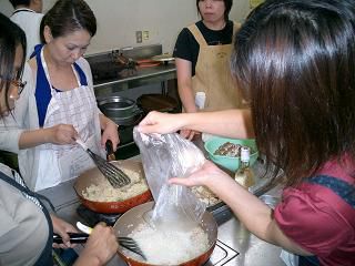 ジュアン「今年も長井市勤労センターで料理教室が始まりますよ」