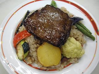 ジュアン「夏を乗り切る　牛丼」