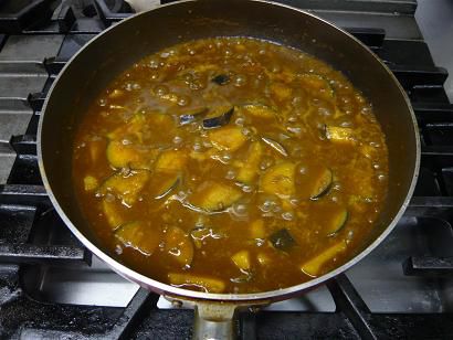 ジュアン「昨日に続きナスとズッキーニの賄いカレー」