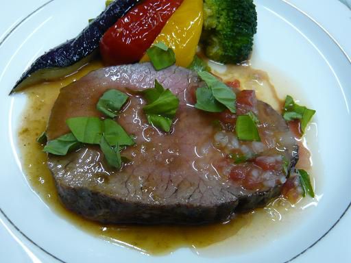 ジュアン「ローストビーフも冷たいソースで」