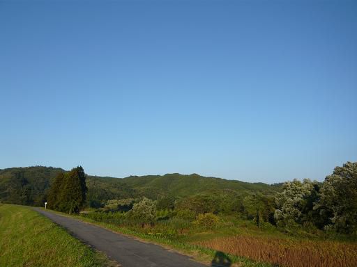 ジュアン「秋晴れの日の長～い影」