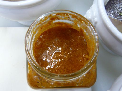 ジュアン「自家製唐辛子ペースト　もの凄く辛い！！」