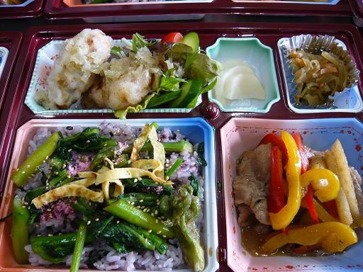 ジュアン「今日のお花見弁当」