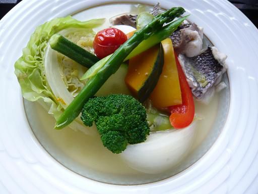 ジュアン「地物野菜の今日は蒸し野菜」