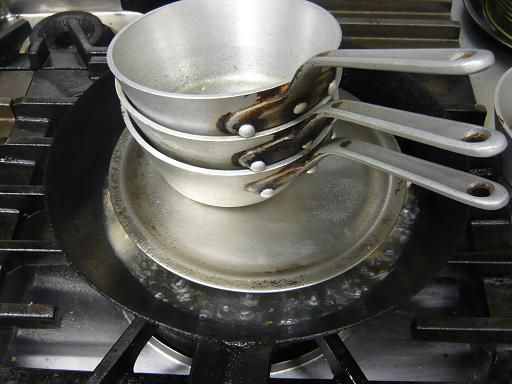 ジュアン「世界のナベ圧料理」