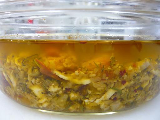 ジュアン「ガラス越しに見る自家製ラー油」