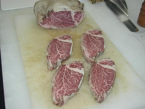 美味しい肉料理も紹介