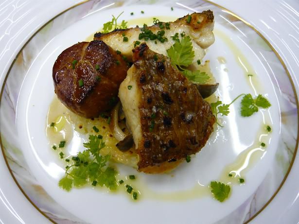 ジュアンコース魚料理、3種盛り。