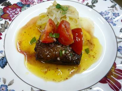 ジュアン春のメニューより「牛ハラミ肉のステーキ」