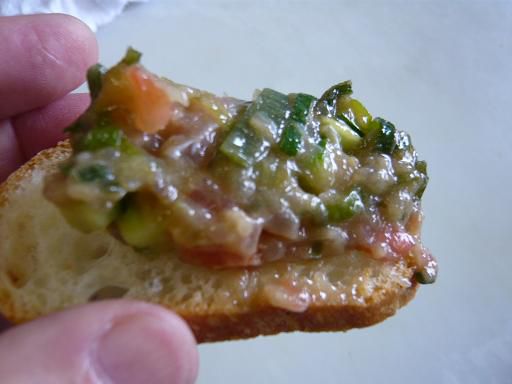 ジュアン「マグロのブルスケッタ」