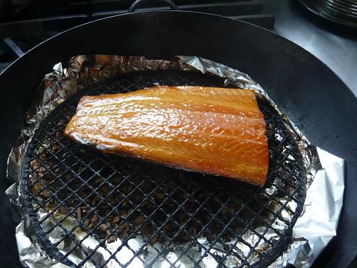 ジュアン「我が家の定番料理 自家製スモークサーモン」