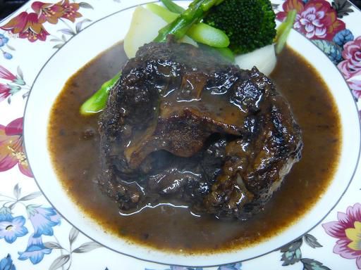 ジュアン「米沢牛のしっぽの赤ワイン煮」