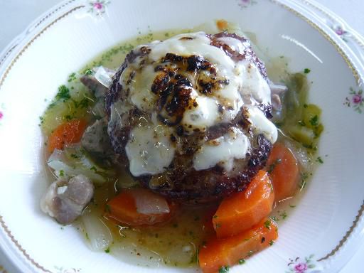 ジュアン「春の具沢山スープとハンバーグ」