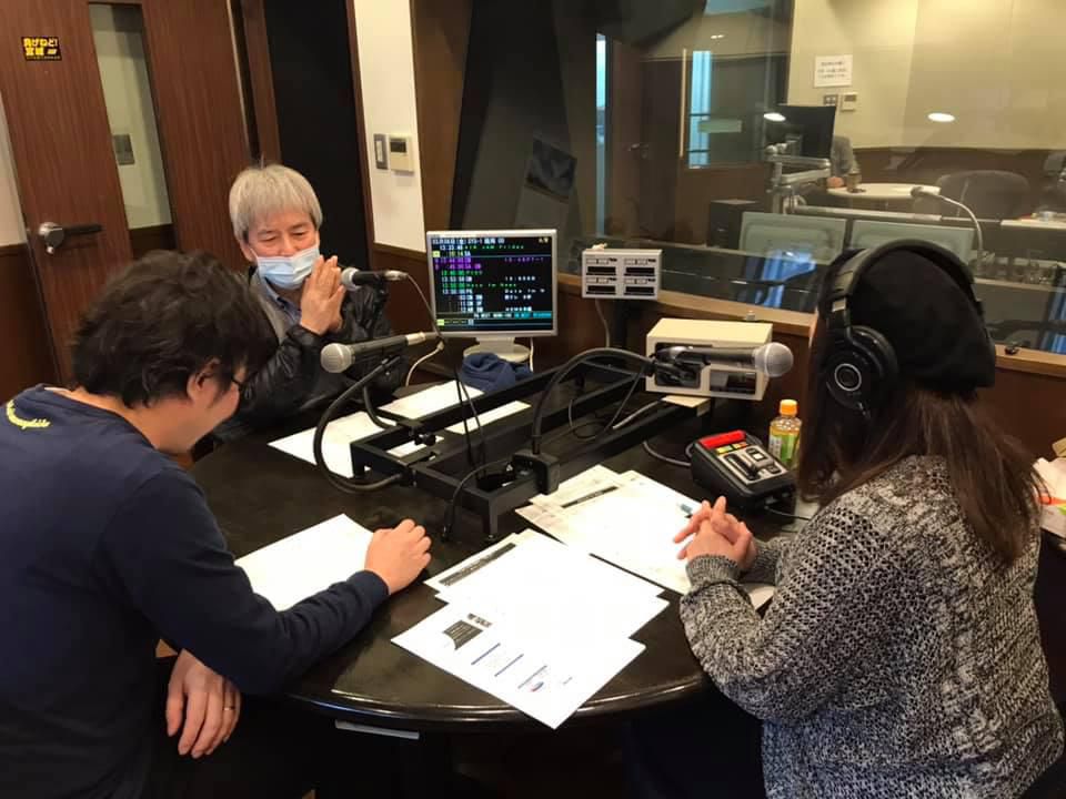 角田先生がラジオに出演