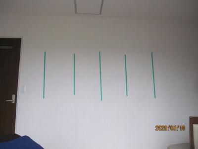 壁に額や時計を掛けたい時の下地の見つけ方