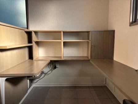 事務所の棚工事