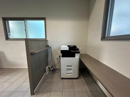 事務所の棚工事