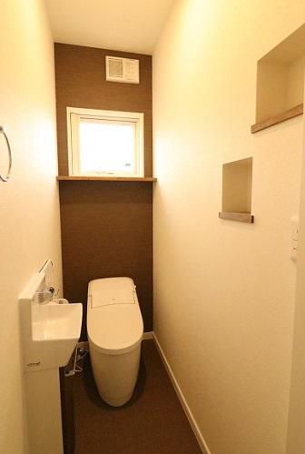 クロスを変えた1階・2階のトイレ