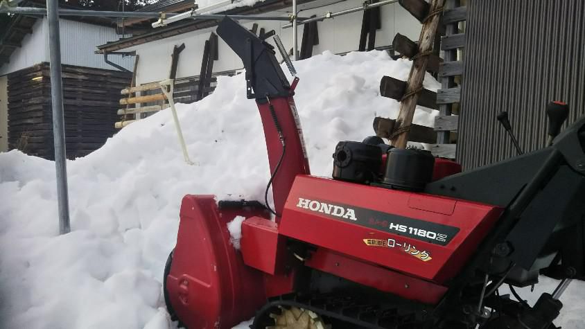 屋根下の除雪