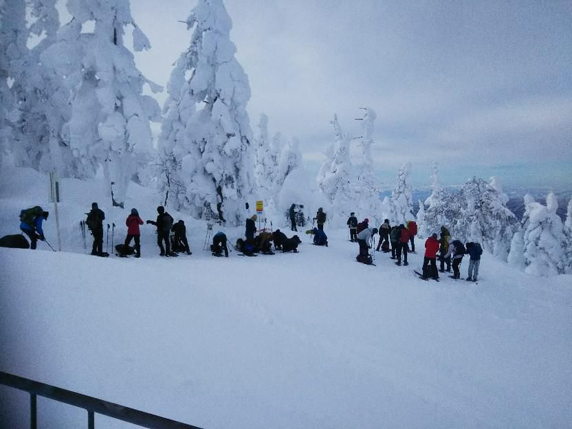 西吾妻山は大賑わい