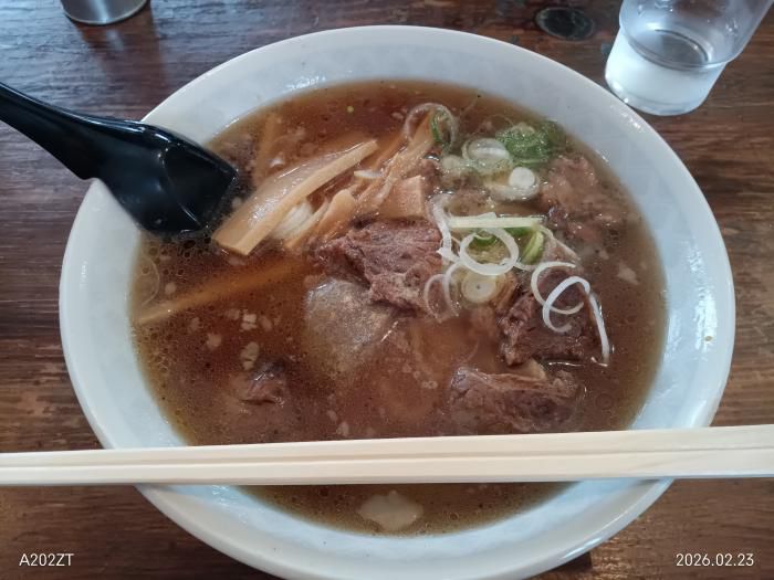 鉄火めん（牛すじラーメン）