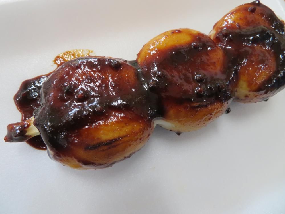 玉こんにゃくと焼きだんごです♪