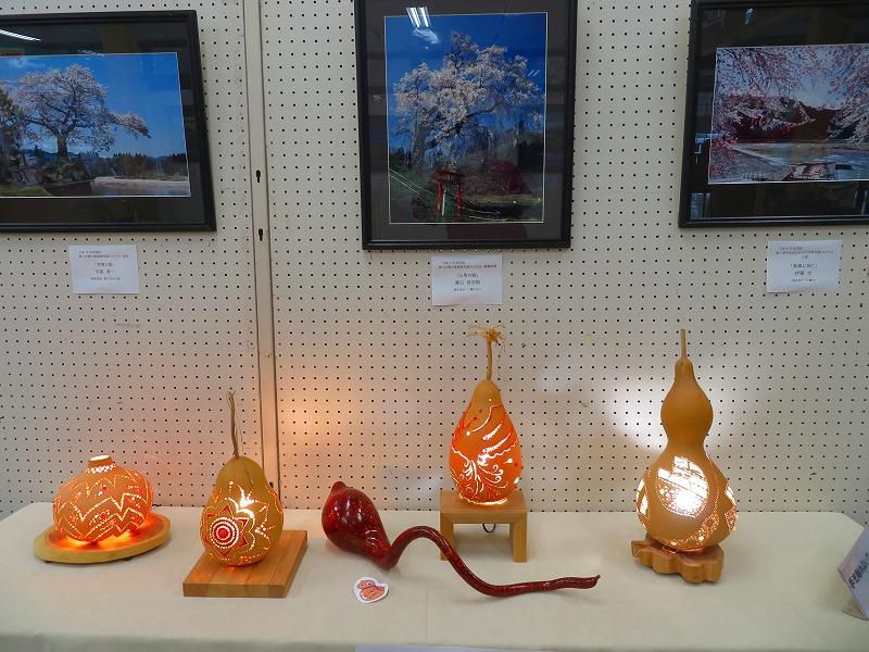 桜の写真と灯りの展示会です♪