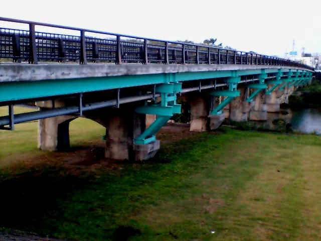 朝の松川橋。