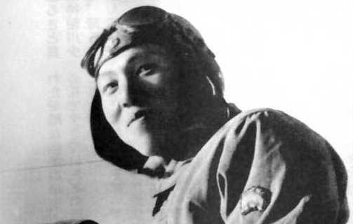 南陽市宮内町に生まれた粕川健一少尉は昭和１９年１２月７日にフィリピン島オルモック湾の海原に特攻隊として讃華と牧野房氏が「軍神　粕川少尉」と題する一文を寄せています　増川少尉は双松公園の忠魂碑に祀られています　この忠魂碑は芳武茂介がデザインされたと言われています　また宮内小学校１５０周年記念誌に昭和２１年同校を卒業した渡部邦夫氏が粕川健一少尉に関する文章が載っていますので下記に紹介します