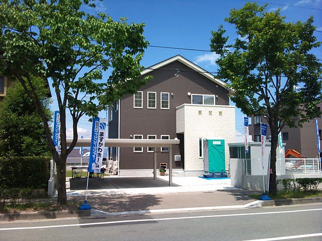 完成見学会は、雨・風・雷 そして・・・