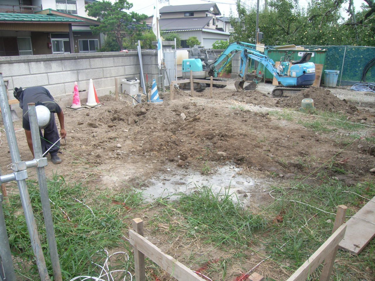 大江町 SS様邸新築工事 34 車庫掘削開始 『ﾃｸﾉｽﾄﾗｸﾁｬｰで建てる長期優良住宅』